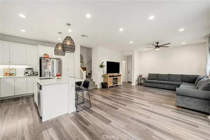 3880 S Oasis Paseo 21, Ontario, California 91761 — photo 5