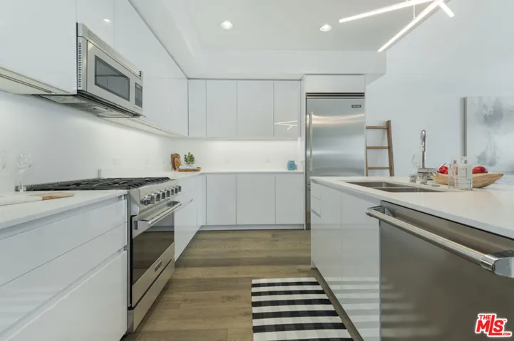 1433 14th Street 18, Santa Monica, California 90404 — photo 4