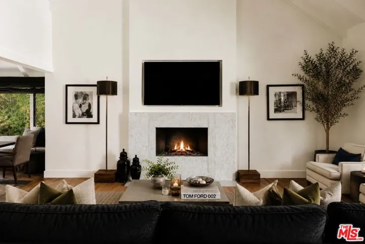 7825 Torreyson Drive, Los Angeles, California 90046 — photo 4