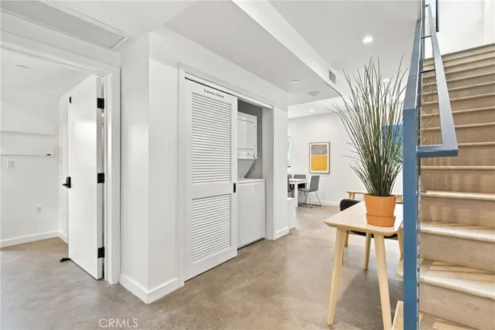 2301 S Cloverdale, Los Angeles, California 90016 — photo 4