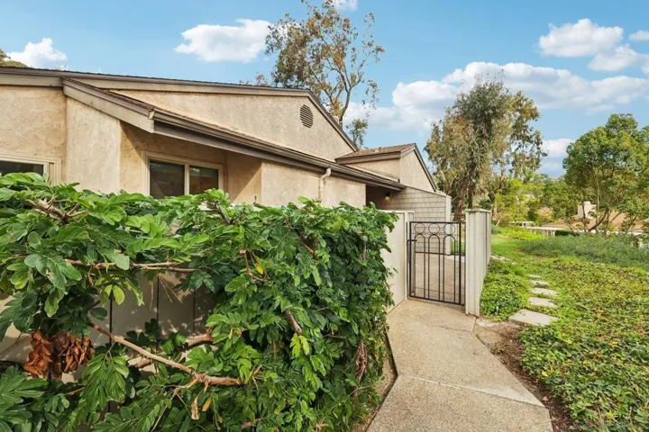 5617 Adobe Falls Rd D, San Diego, California 92120 — photo 4