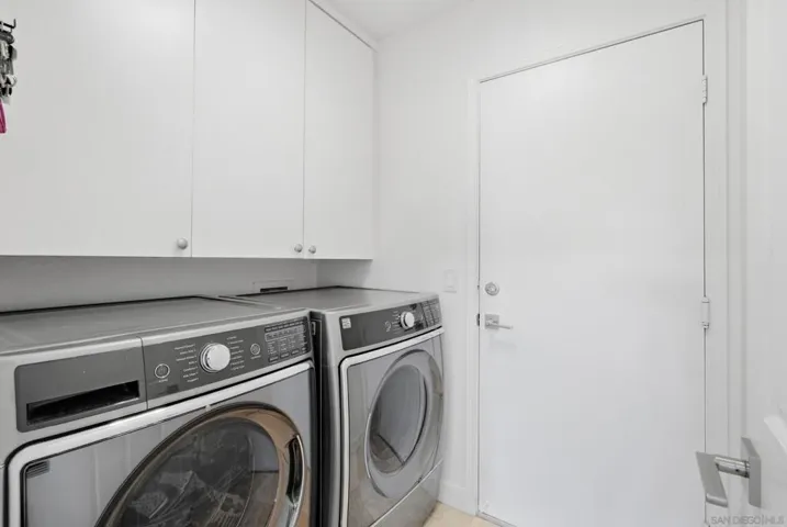 washer / dryer not included
