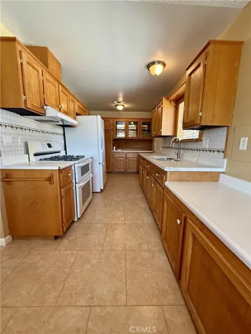 2364 San Padre Avenue, Hemet, California 92545 — photo 5