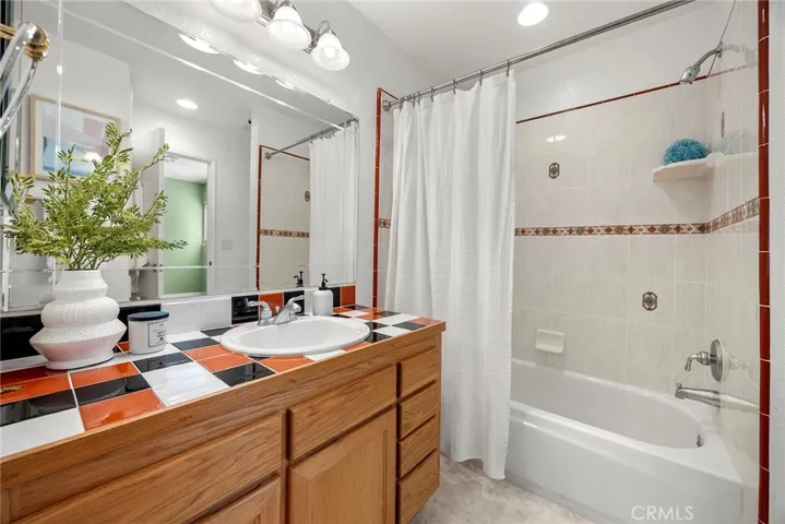 2nd bathroom