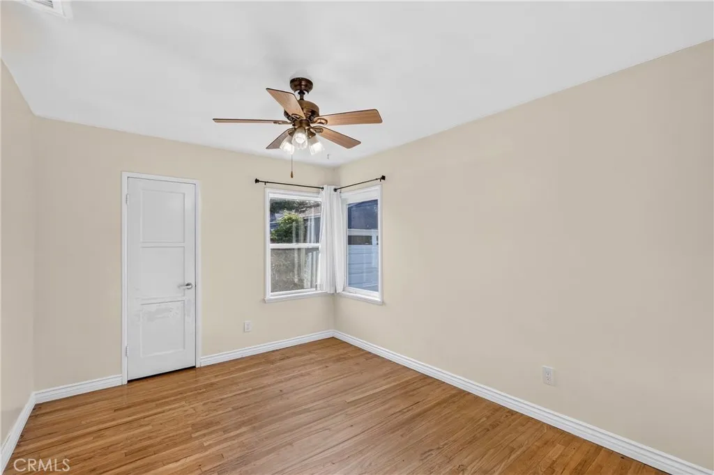 12'7"x10'1"
4th Bedroom Size