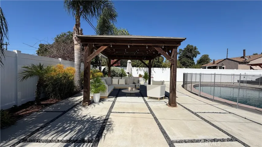 6547 Denny, North Hollywood, California 91606 — photo 4