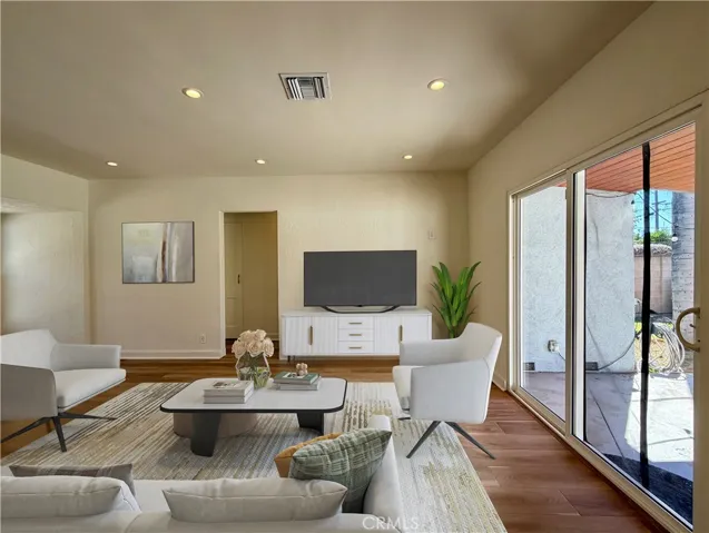 6547 Denny, North Hollywood, California 91606 — photo 5