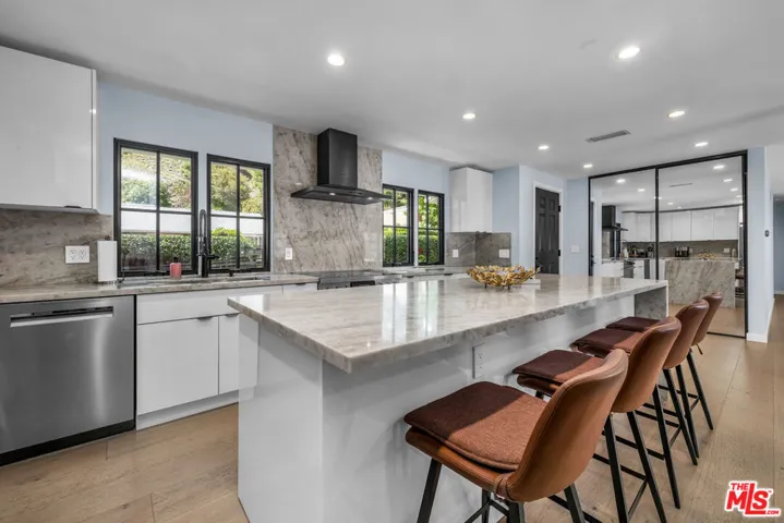 1450 N Bundy Drive, Los Angeles, California 90049 — photo 5