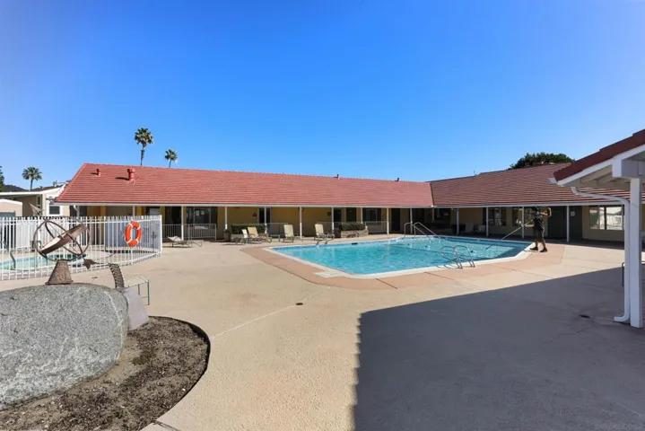 Swimming Pool/Hot Tub/Sauna
