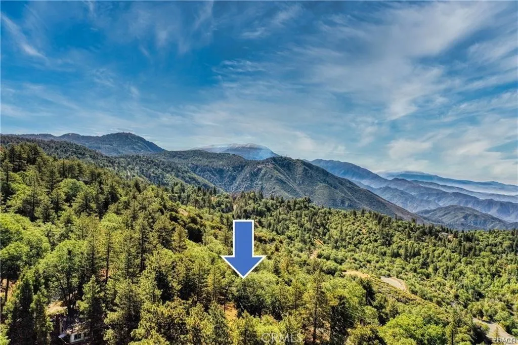 Sits right above Fredalba