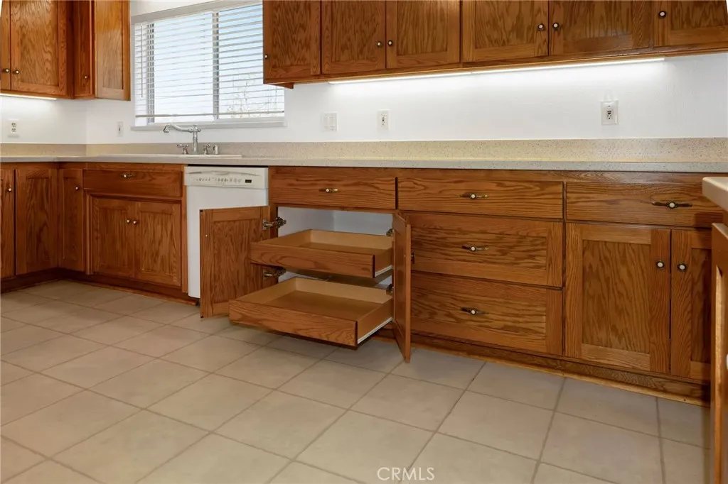 pull-out shelving pull-out shelving