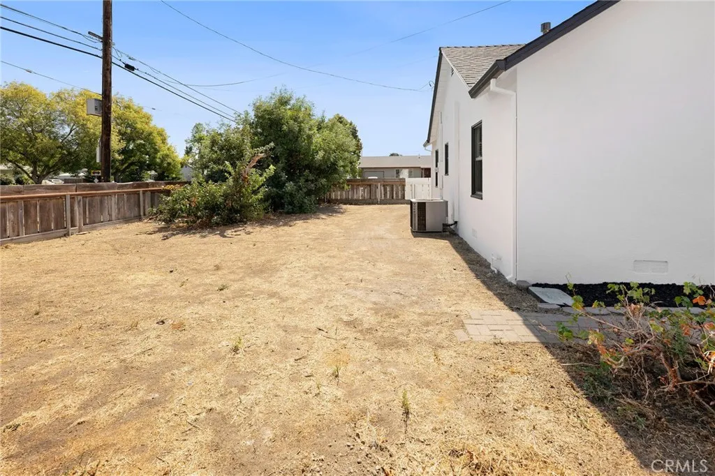 Large Fenced Yard area Large Fenced Yard area
