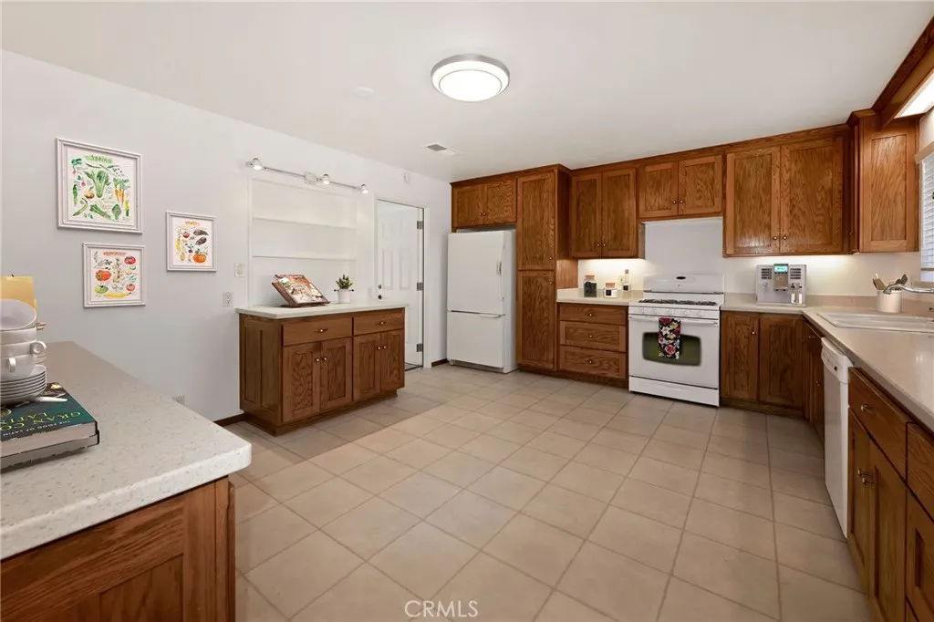 Virtual staged kitchen Virtual staged kitchen