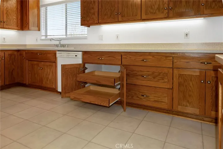 pull-out shelving