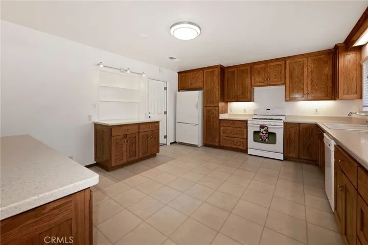 under cabinet lighting