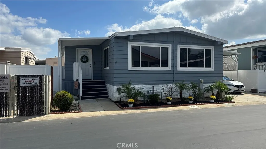 1245 W Cienega Ave