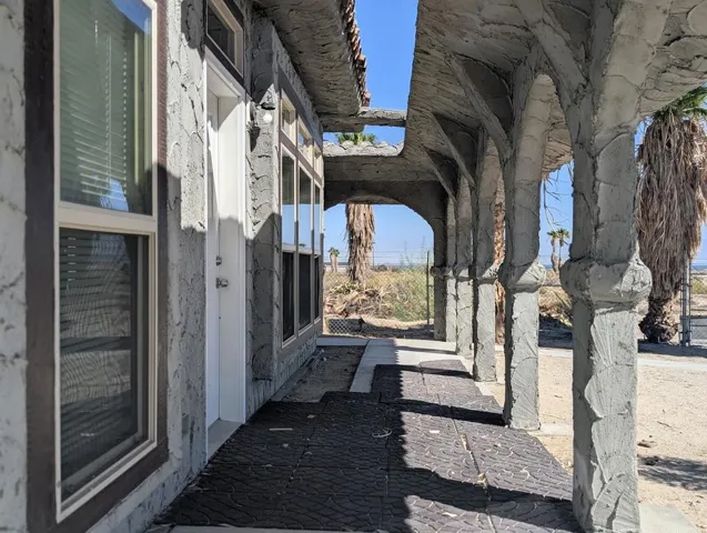 1359 Elmwood Avenue, Thermal, California 92274 — photo 5