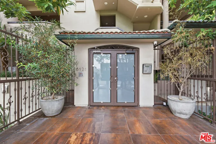 8121 Norton Avenue 201, Los Angeles, California 90046 — photo 4