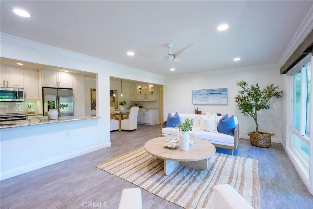 Gorgeous Living, Kitchen and Dining Area