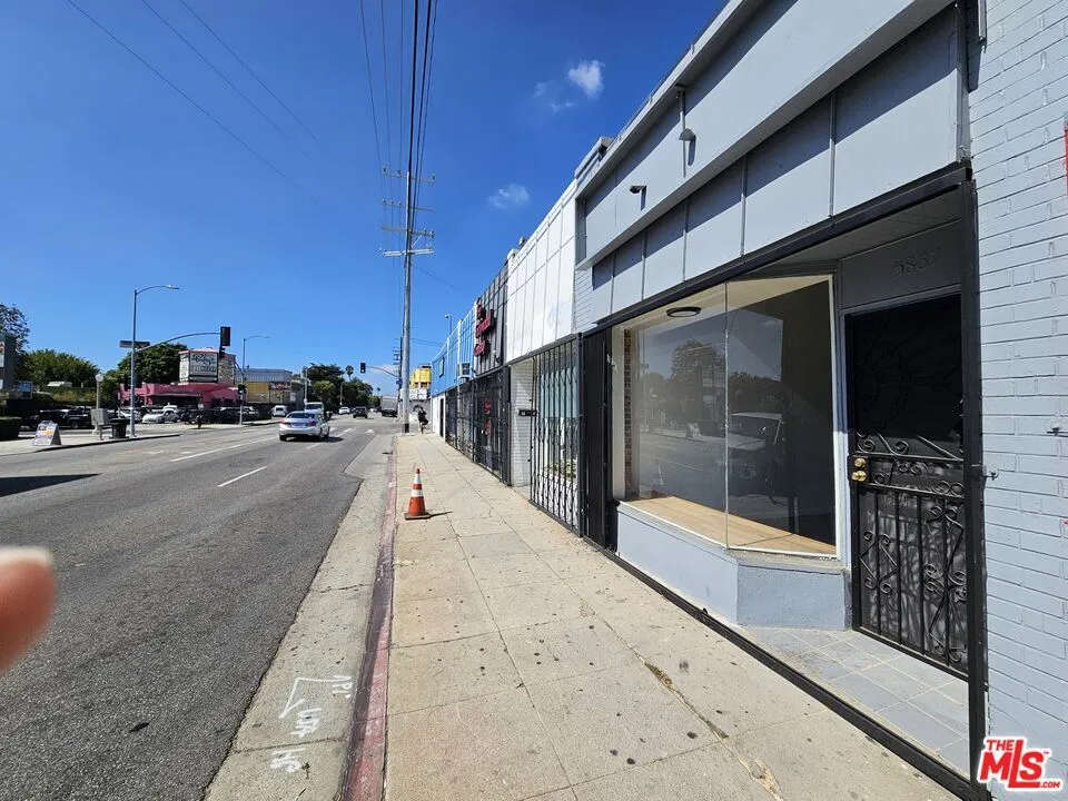 5867 Melrose Ave #5867