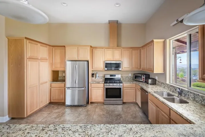 14002 Pauma Vista Drive, Valley Center, California 92082 — photo 4