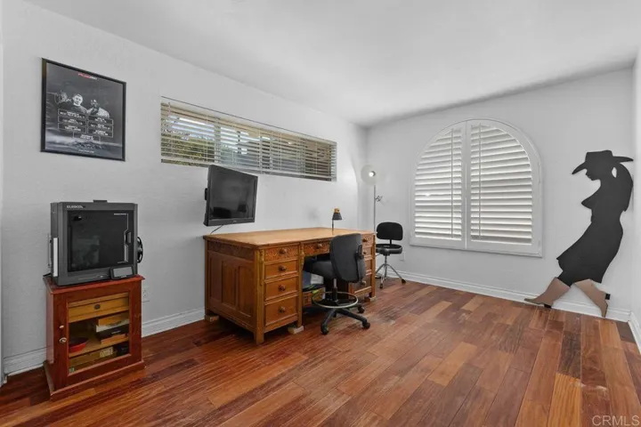 Bedroom/Office/Mancave