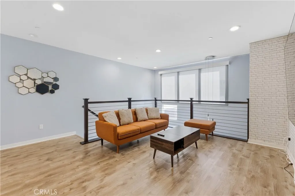 Entire house has modern flooring no carpets.