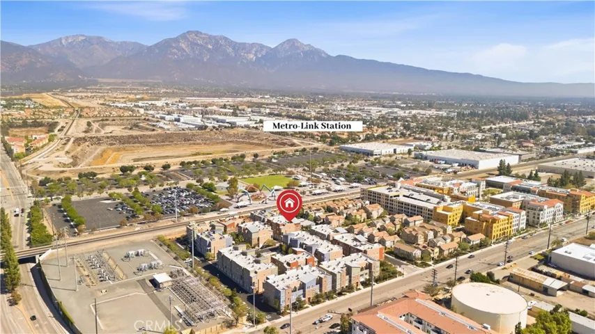 MetroLink is walking distance