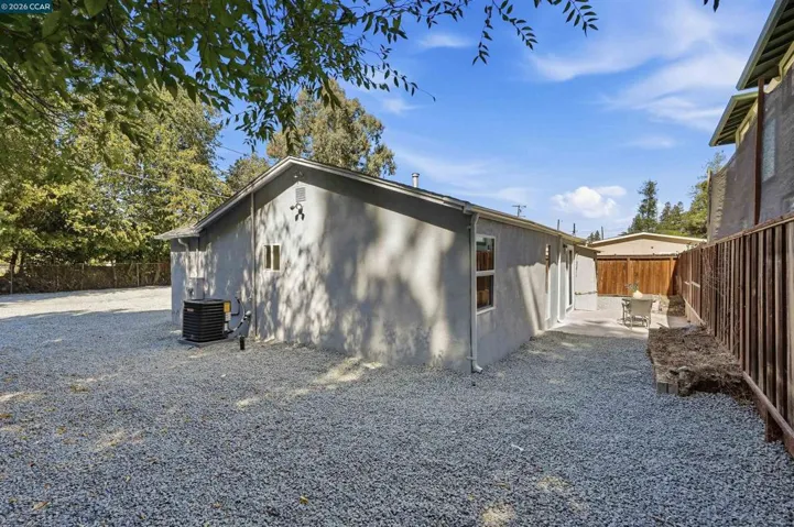 1340 Janet Ln, Concord, California 94521 — photo 4