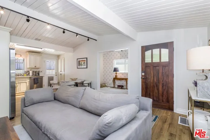 8876 Wonderland Avenue, Los Angeles, California 90046 — photo 5