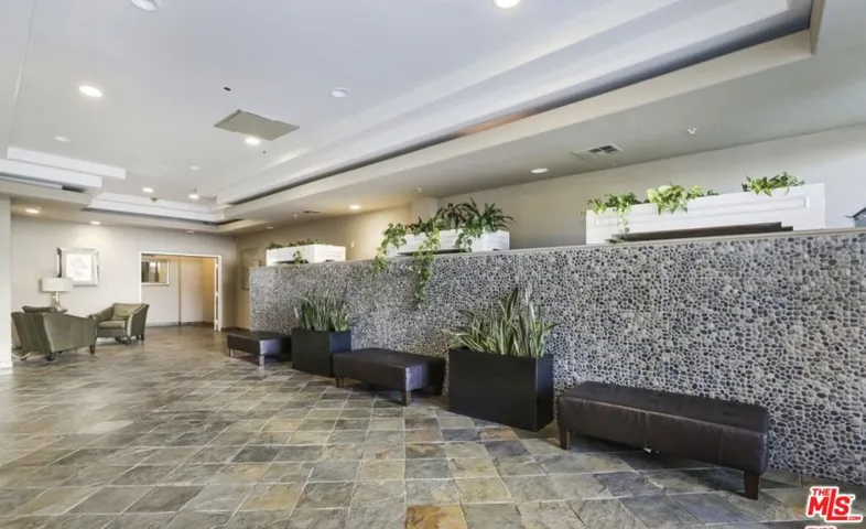 1817 Selby Avenue 102, Los Angeles, California 90025 — photo 4