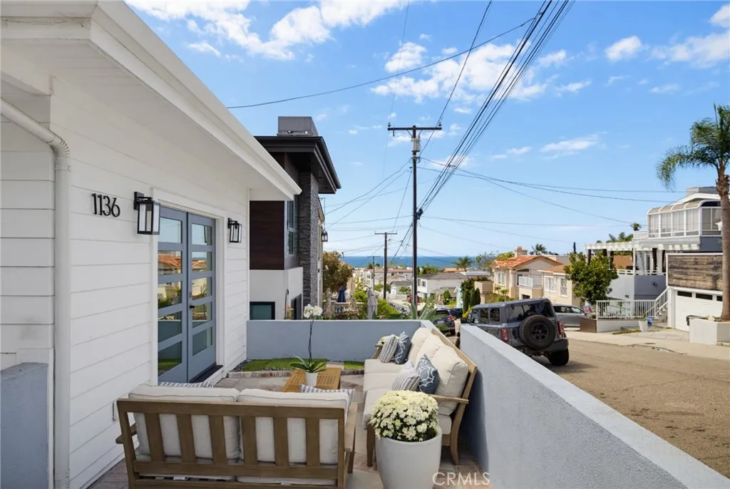 Lots of space to sit outside and enjoy the view...or your coffee...or the sunset. Lots of space to sit outside and enjoy the view...or your coffee...or the sunset.