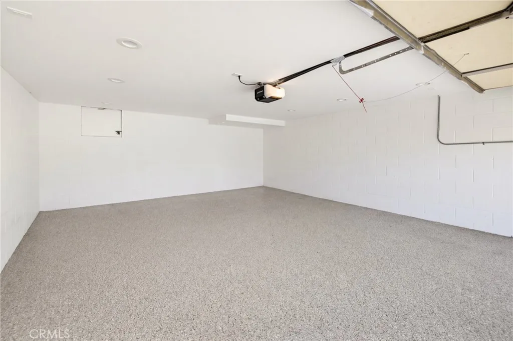 Who doesn't love a huge clean garage with a spotless epoxy floor?! Who doesn't love a huge clean garage with a spotless epoxy floor?!