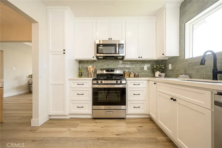 12126 Ainsworth St, Los Angeles, California 90044 — photo 4