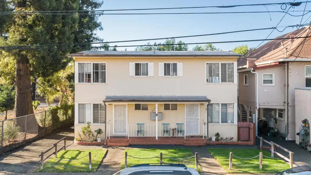 8 Howard Ave