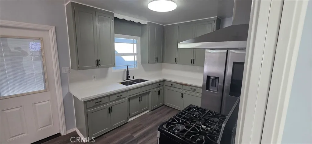 1498 Powell Way, Riverside, California 92501 — photo 4