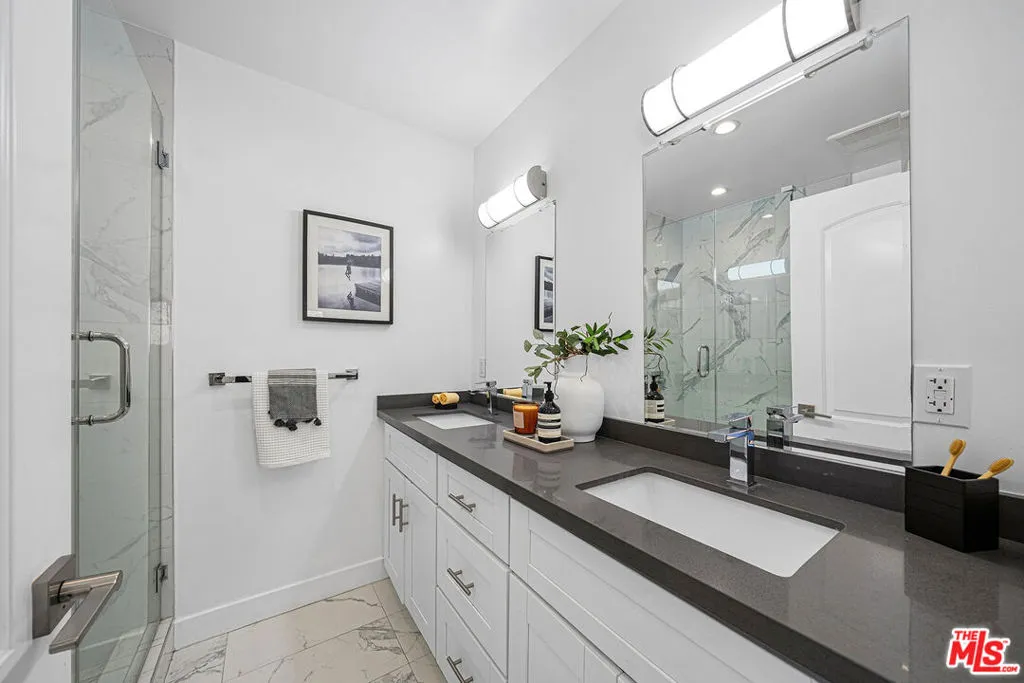 Downstair's Primary Bathroom