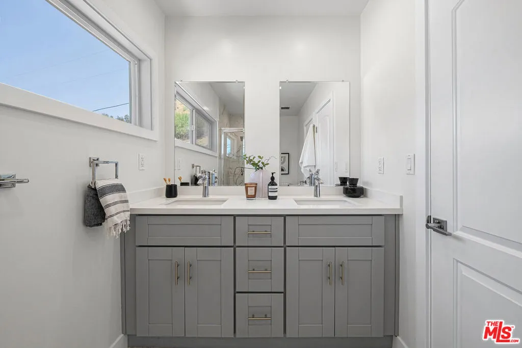Upstair's Bathroom