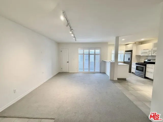 937 5th Street 8, Santa Monica, California 90403 — photo 4