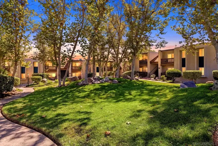 https://zimg.paragon.ice.com/ParagonImages/Property/PA/SDMLS/-536398/26/533/400/31fb8155ca5b5dcbed367d6386bcff04/3/691bbeca93d0e62ab88adf408c809ece/-536398-e43d9474-6e24-4d4d-8375-9a7a12b78e5d.JPG