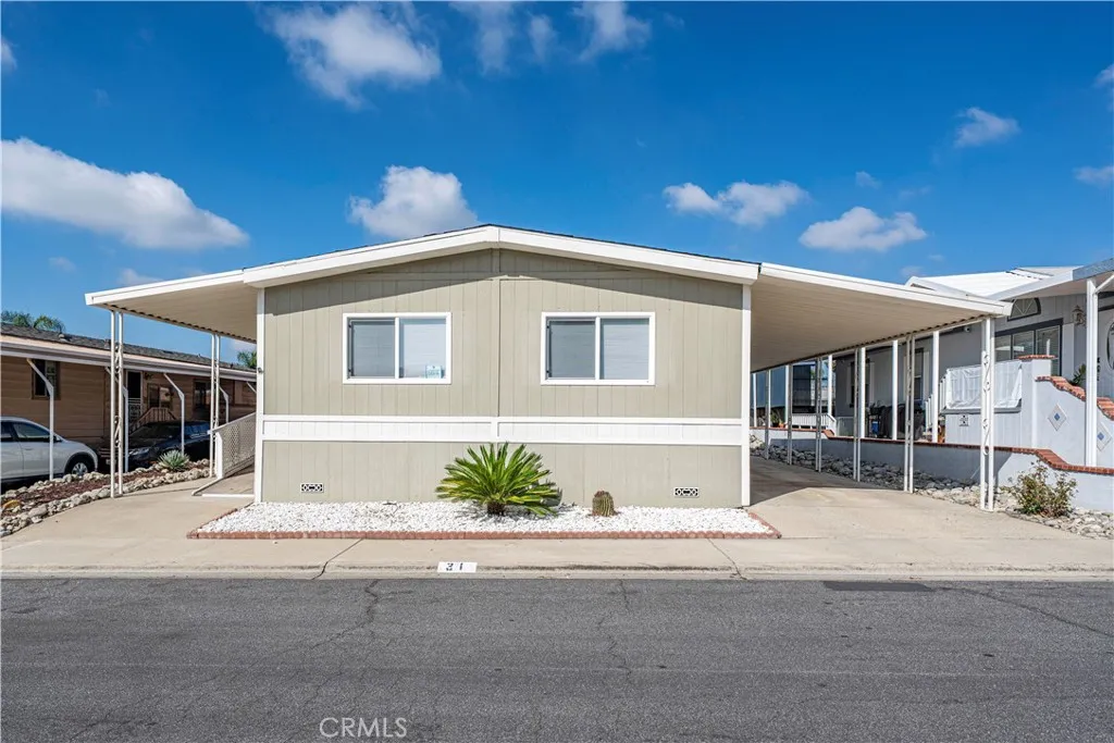 929 E Foothill Blvd #31