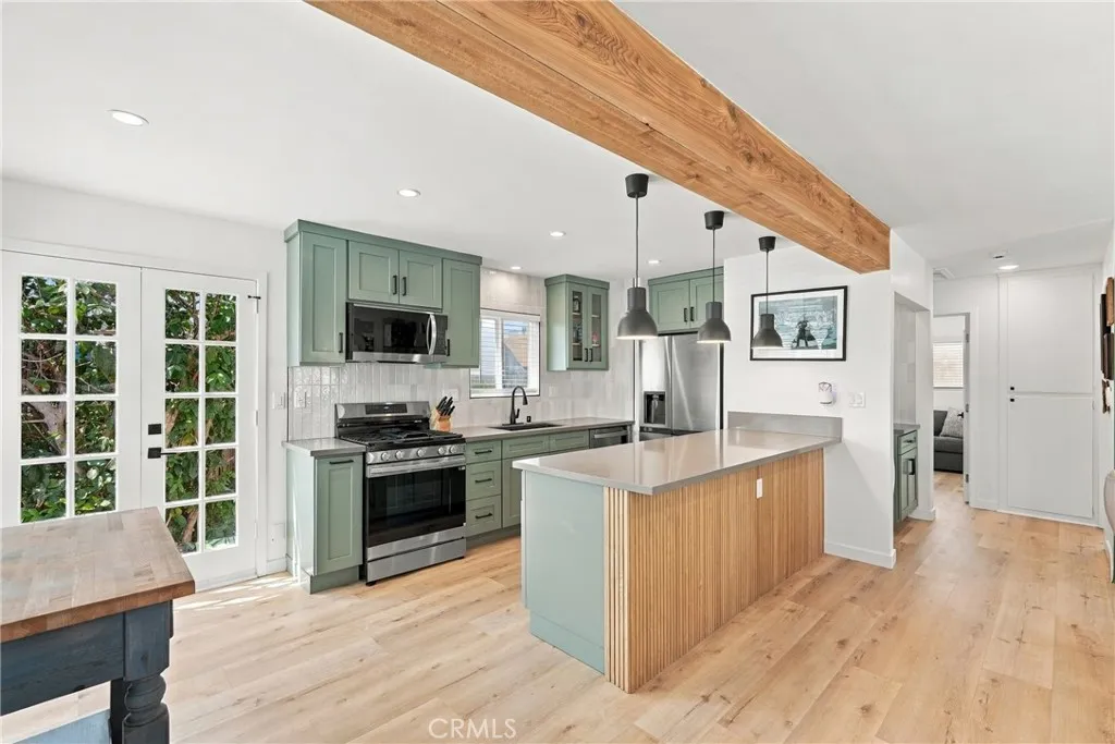 411 E Franklin