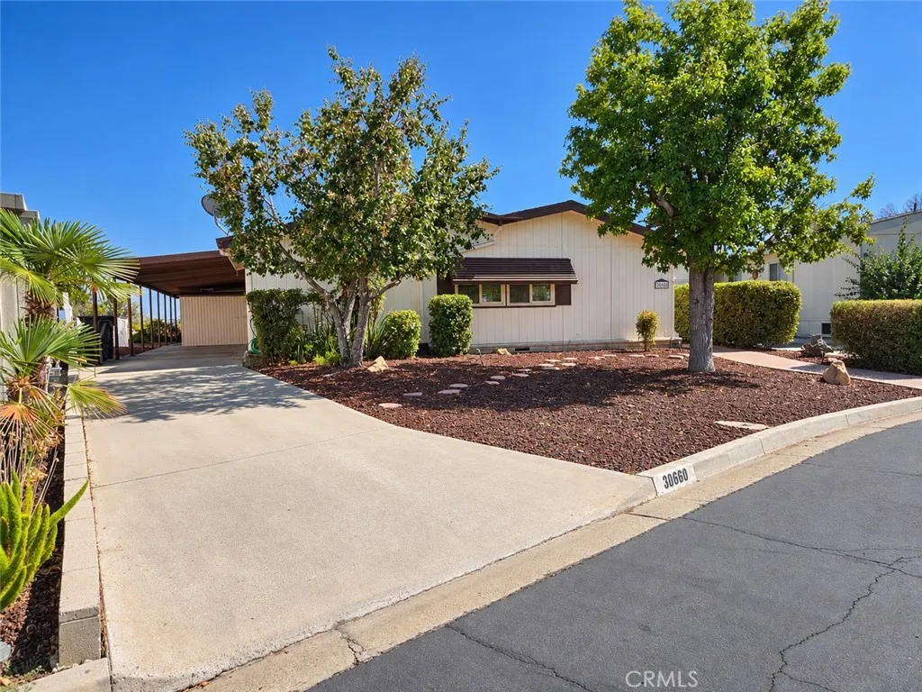 Welcome to 38660 Via Amarilla. Prime View Lot Location! Welcome to 38660 Via Amarilla. Prime View Lot Location!