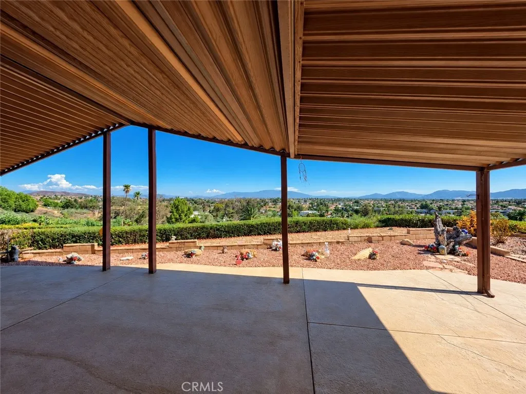 Incredible 180 degree Panoramic Views of the City Lights, Mountains & Hills Incredible 180 degree Panoramic Views of the City Lights, Mountains & Hills
