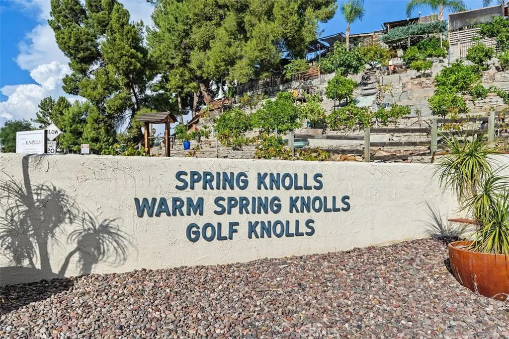 Welcome to the Knolls made up of 3 Cmmunities Welcome to the Knolls made up of 3 Cmmunities
