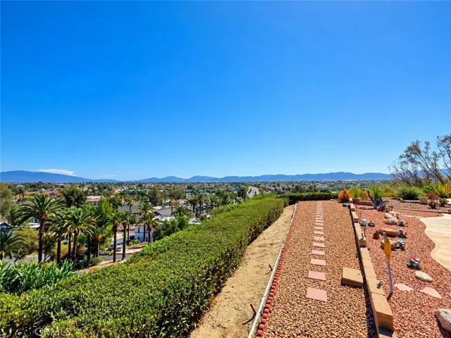 Incredible 180 degree Panoramic Views of the City Lights, Mountains & Hills