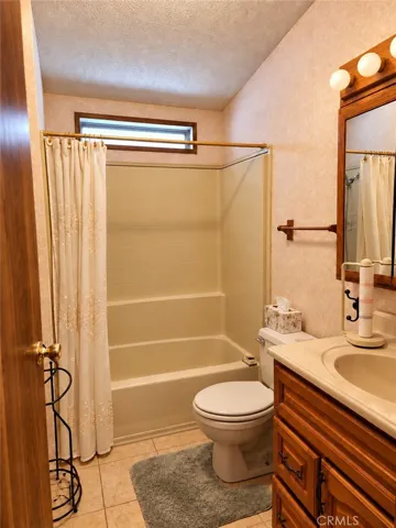 Hallway Full Bath