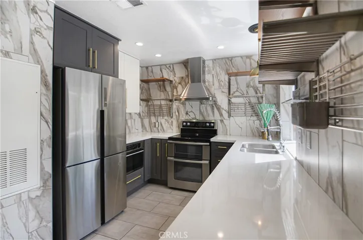 18 Corniche Dr H, Dana Point, California 92629 — photo 4