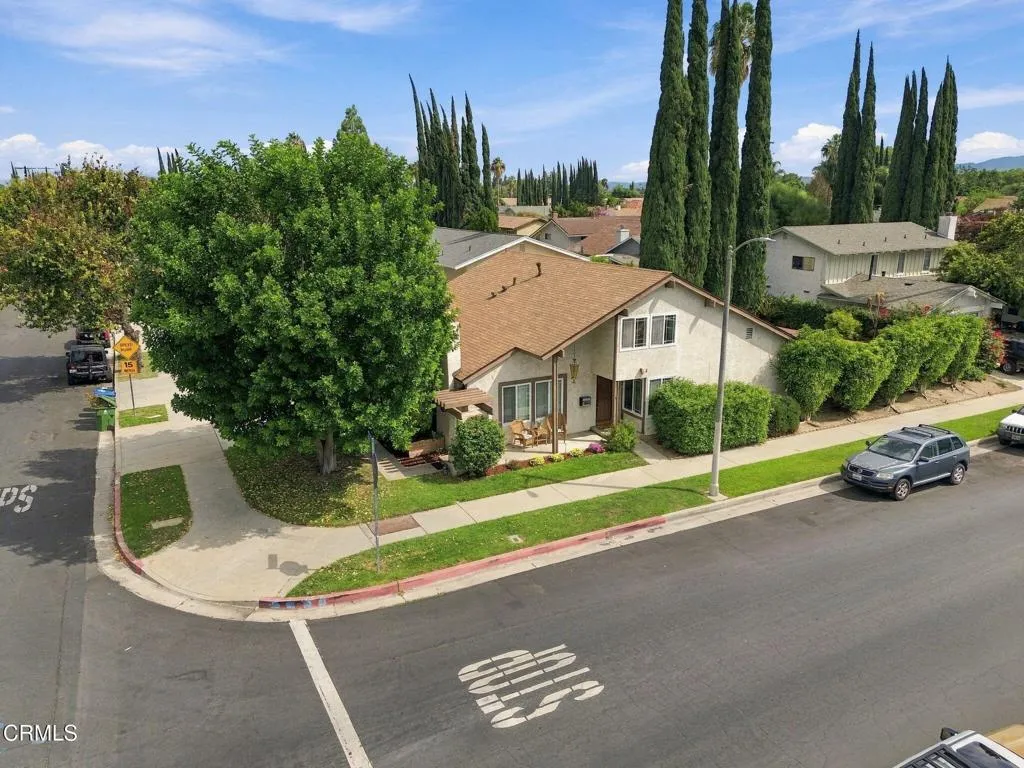 44-web-or-mls-19860_Arminta_St_Los_Angel