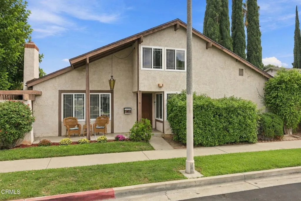 2-web-or-mls-19860_Arminta_St_Los_Angele